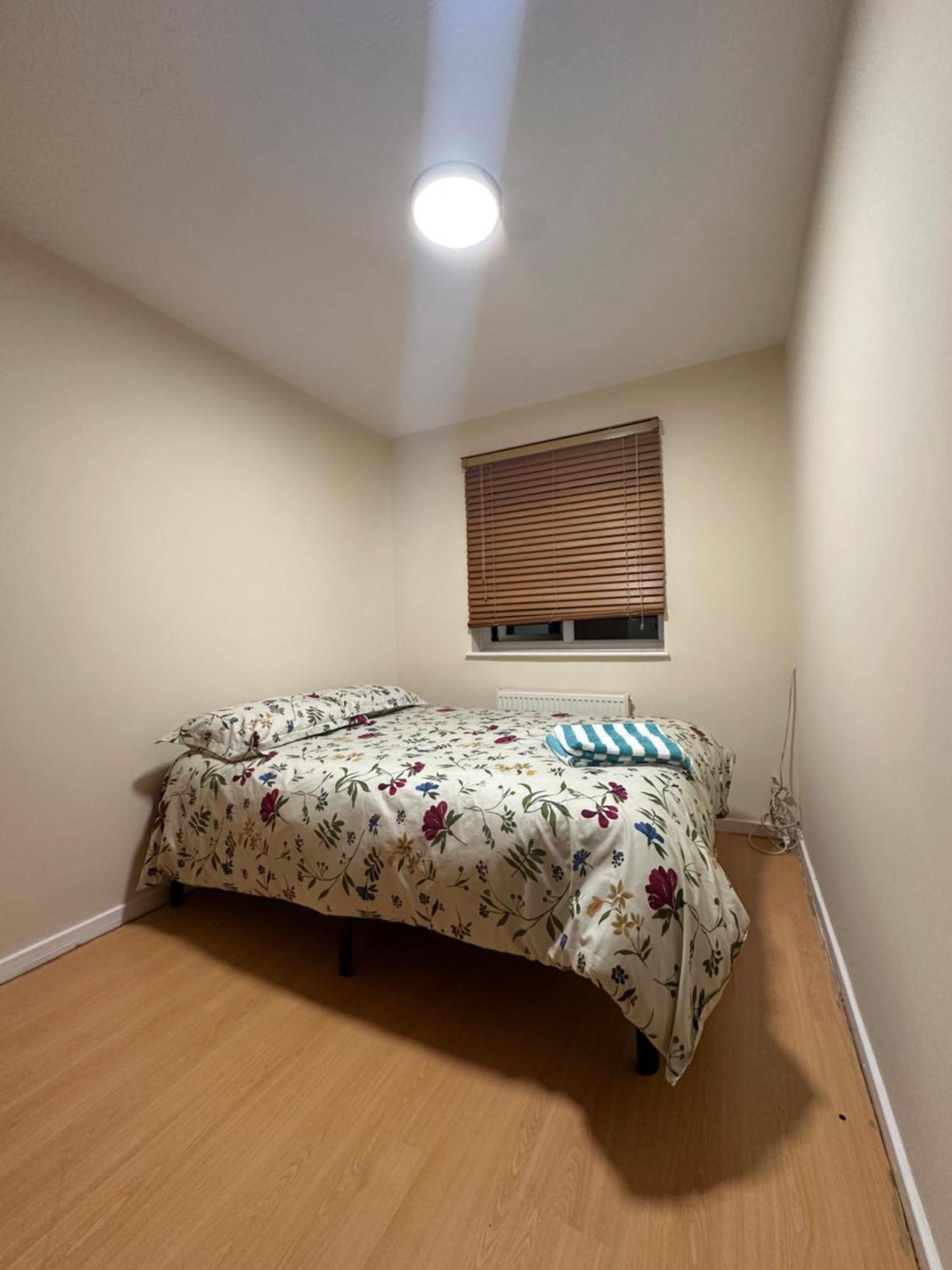Nice Double Room In Heart Of Londra Exterior foto