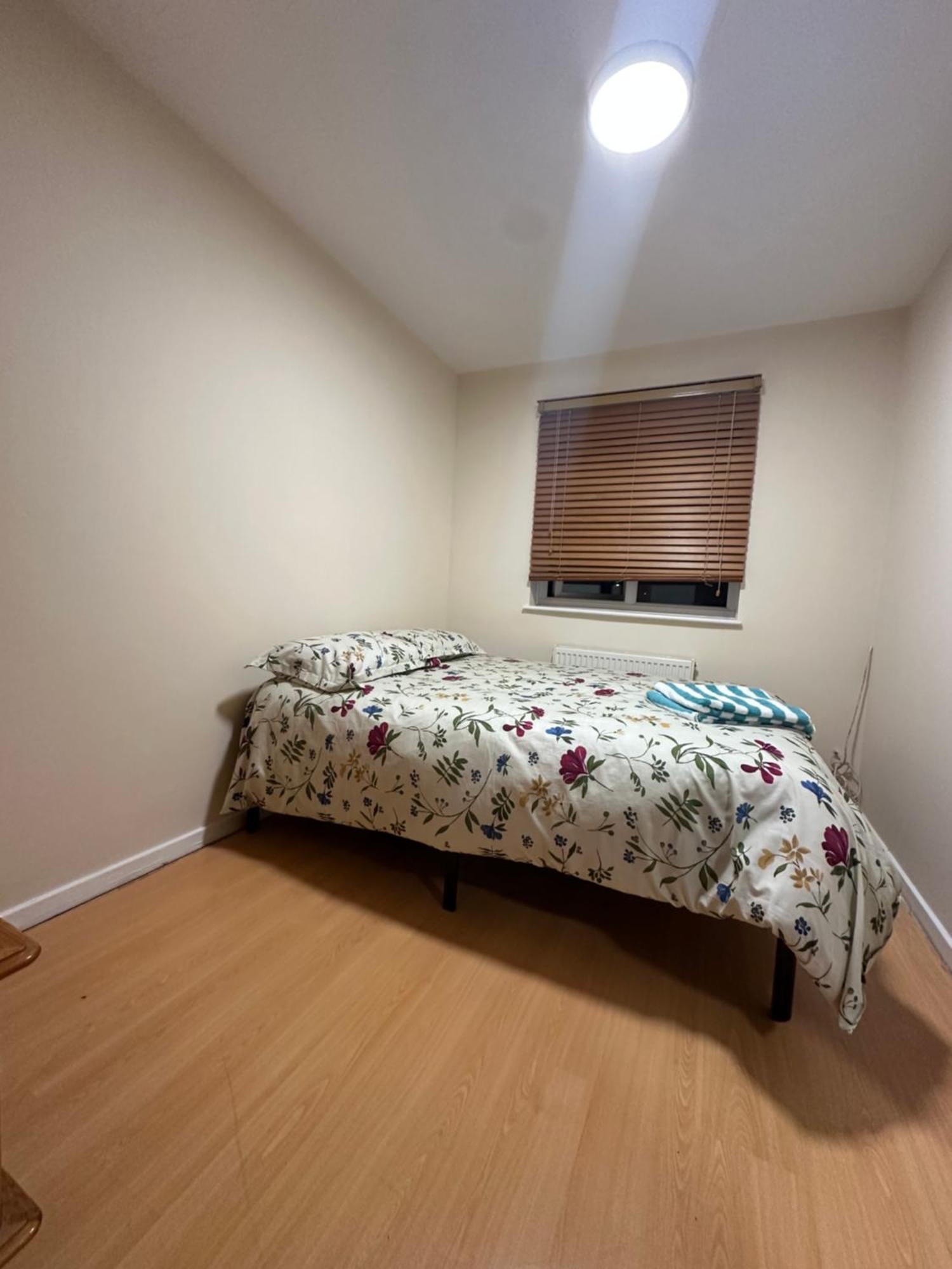 Nice Double Room In Heart Of Londra Exterior foto